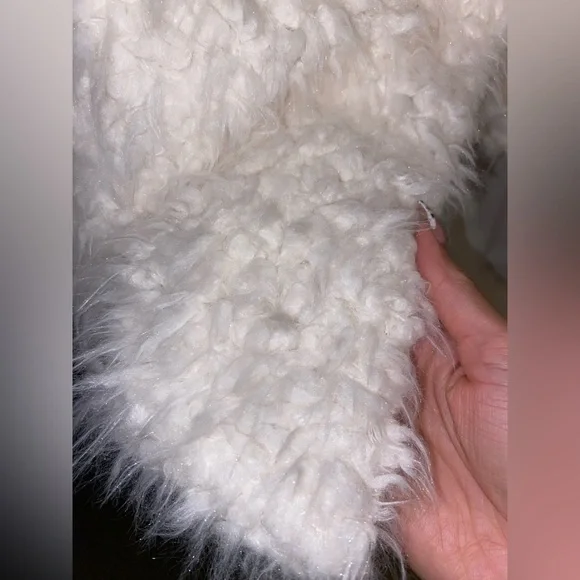 Ambiance Outerwear Fur Vest - Picture 3 of 3